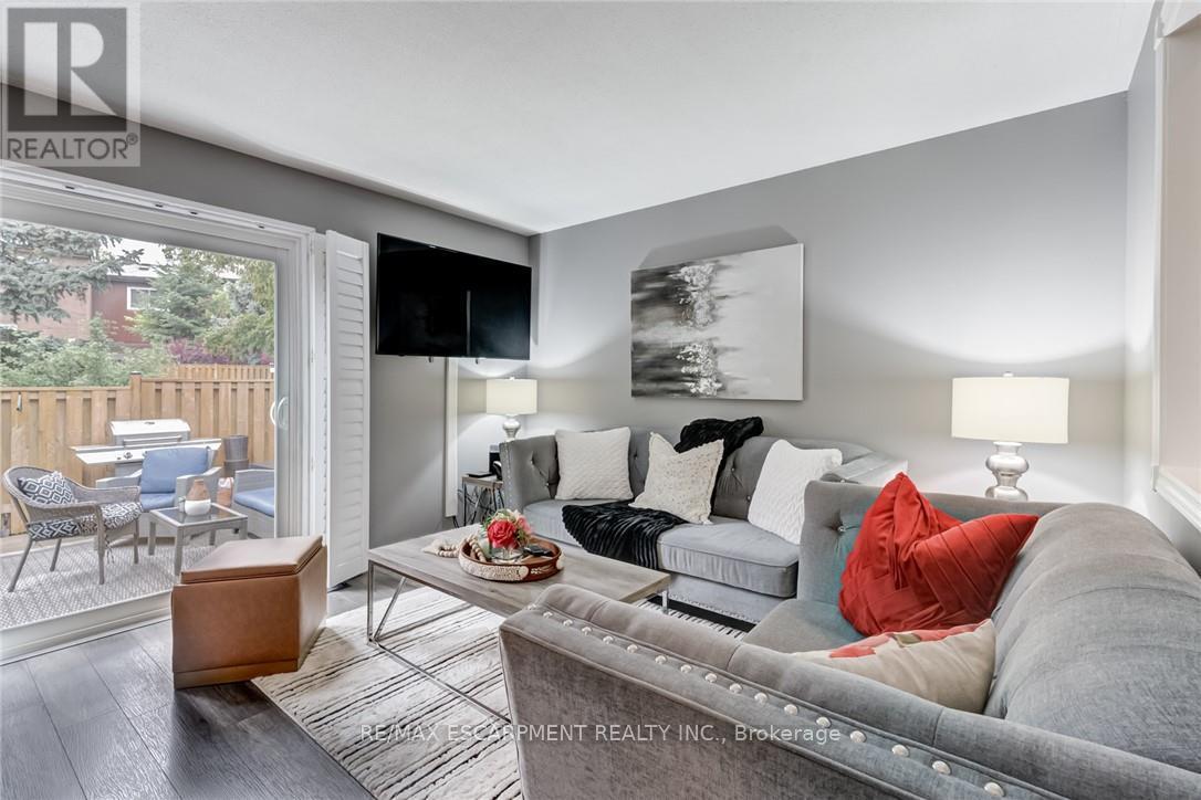 48 - 2825 Gananoque Drive, Mississauga, Ontario  L5N 1V6 - Photo 5 - W12405335