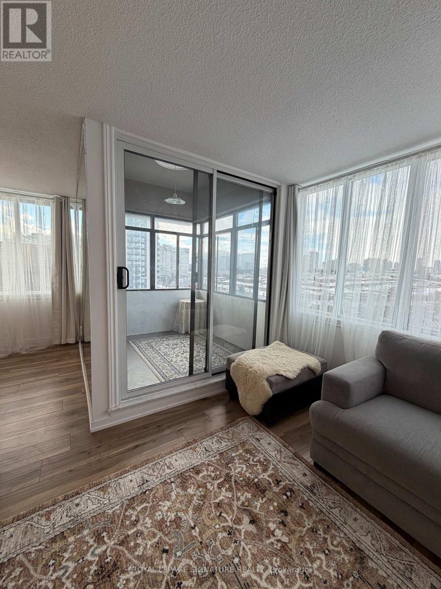 1016 - 1320 Mississauga Valley Boulevard, Mississauga, Ontario L5A 3R6 - Photo 5 - W12655786