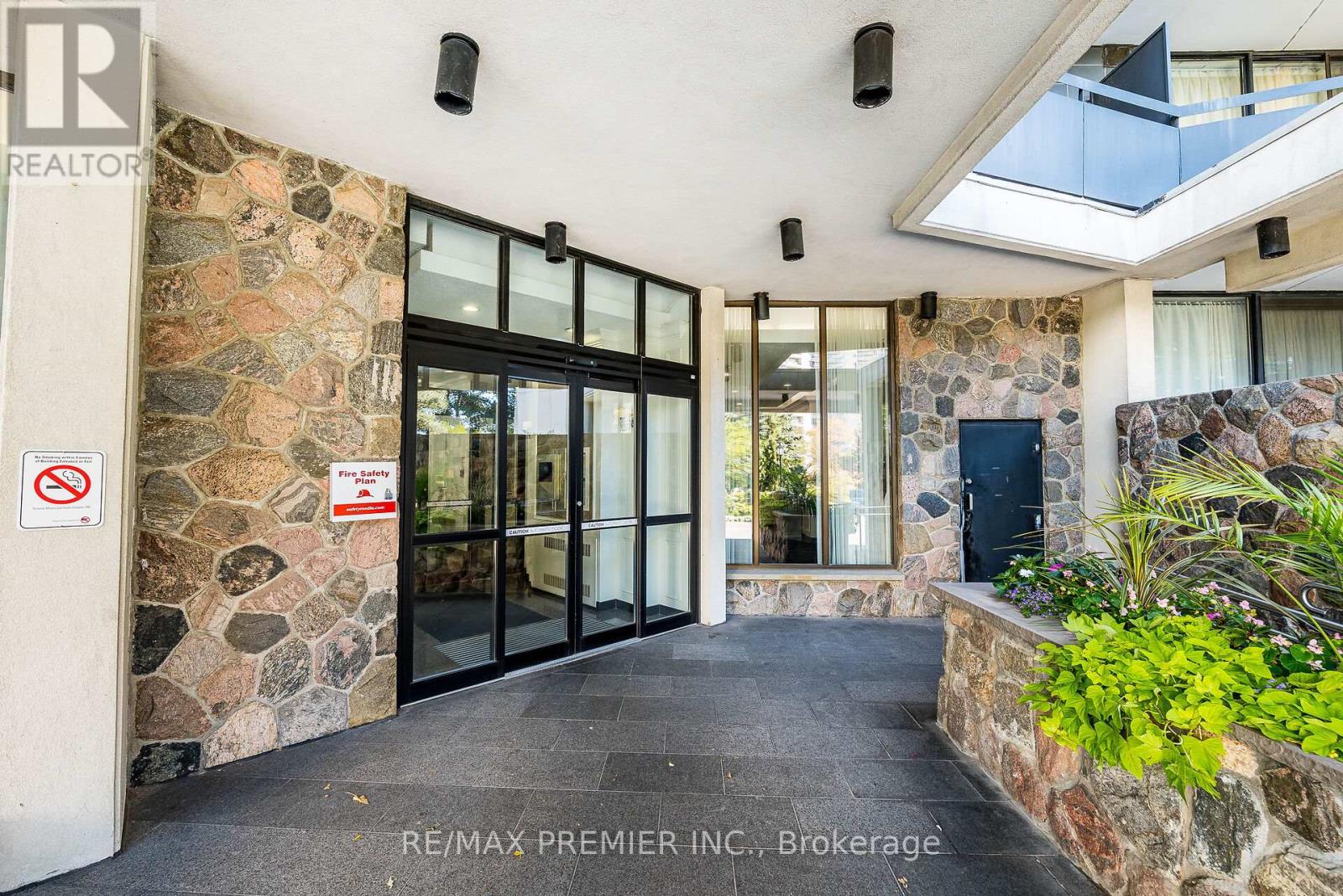 2308 - 75 Graydon Hall Drive, Toronto, Ontario  M3A 3M5 - Photo 3 - C12657476