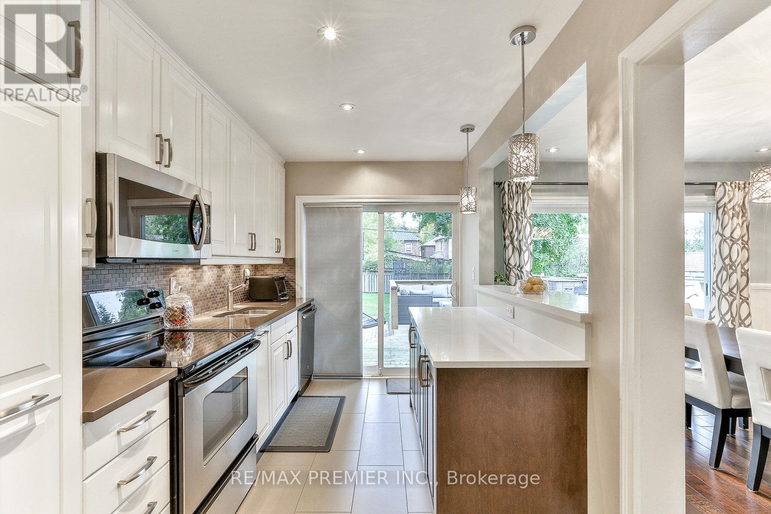 684 Eglinton Avenue E, Toronto, Ontario  M4G 2K5 - Photo 10 - C12657492