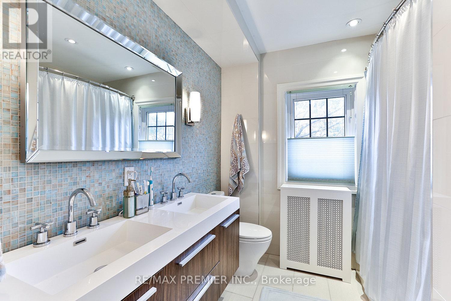 684 Eglinton Avenue E, Toronto, Ontario  M4G 2K5 - Photo 24 - C12657492