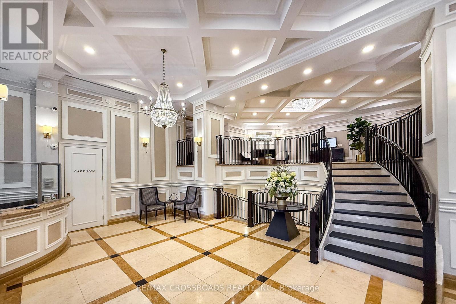 210 - 10 Old York Mills Road, Toronto, Ontario  M2P 2G9 - Photo 3 - C12657522