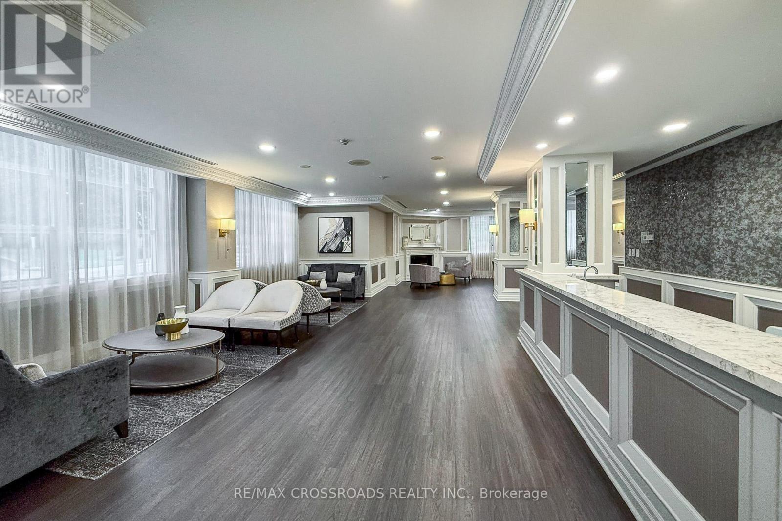 210 - 10 Old York Mills Road, Toronto, Ontario  M2P 2G9 - Photo 37 - C12657522