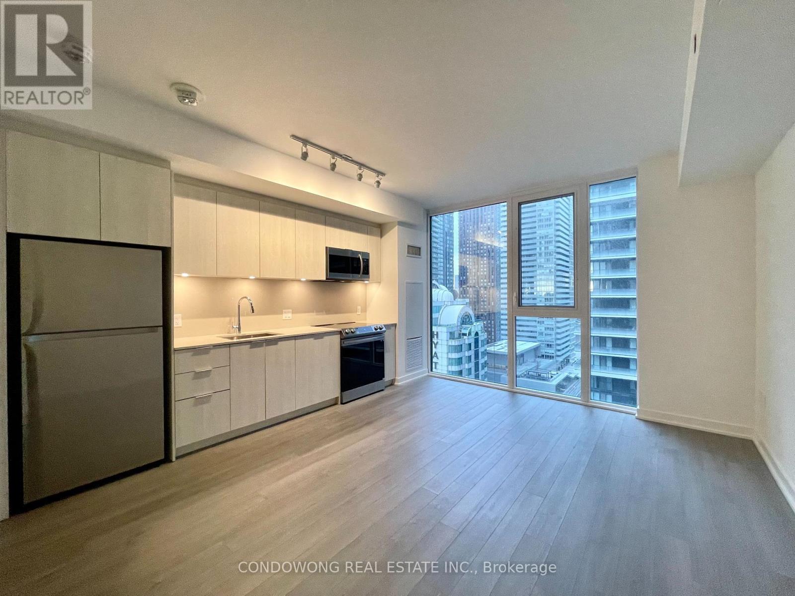 2004 - 357 King Street W, Toronto, Ontario  M5V 0S7 - Photo 1 - C12657544