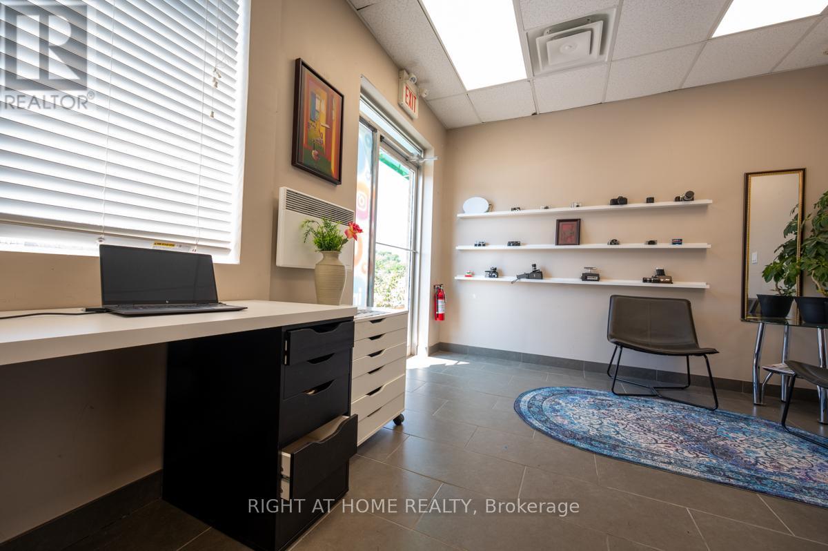 257 - 1885 Clements Road, Pickering, Ontario L1W 3V4 - Photo 1 - E12657548