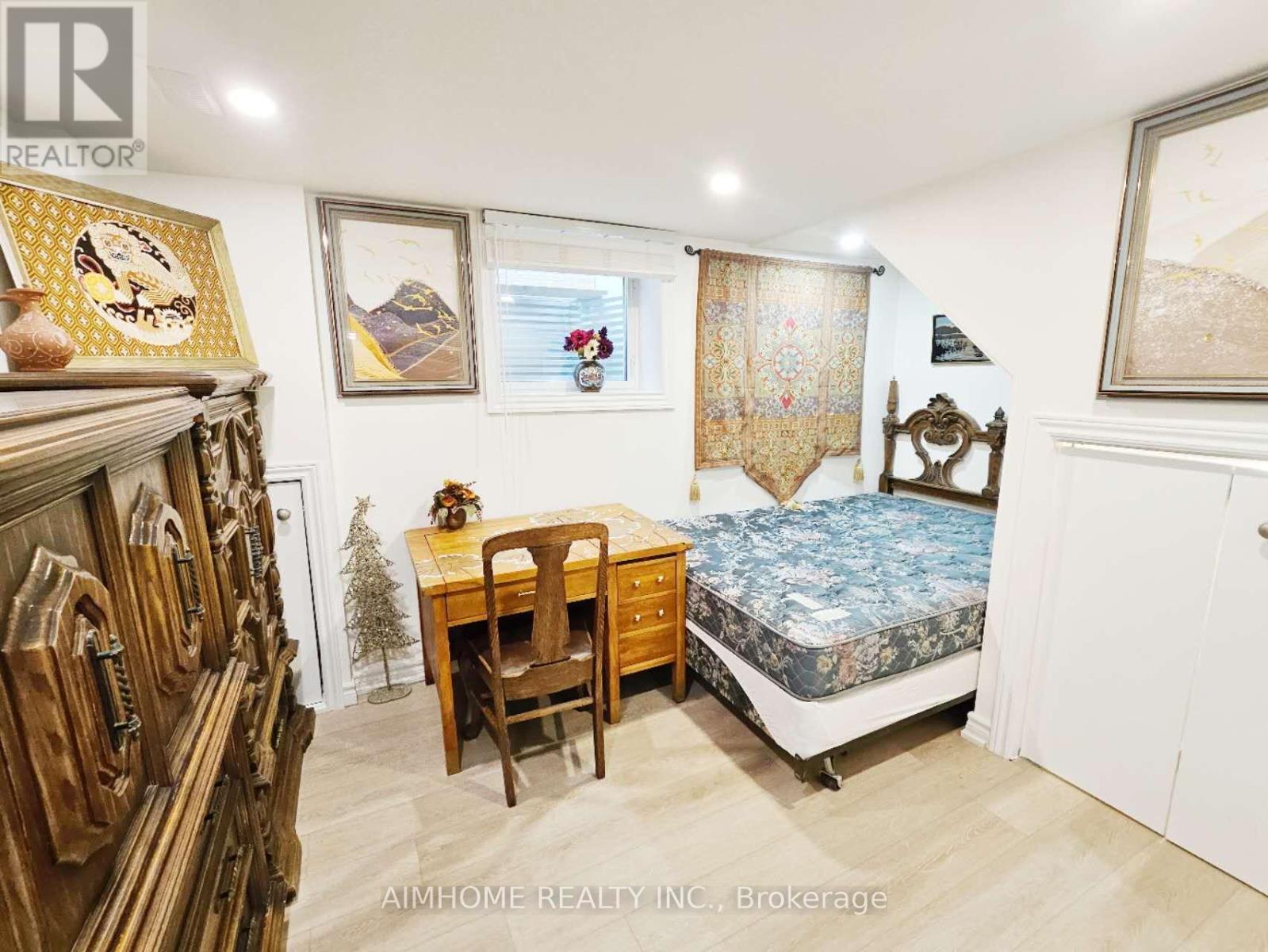 28 Castle Harbour Lane W, Markham, Ontario  L3T 3A2 - Photo 7 - N12655118