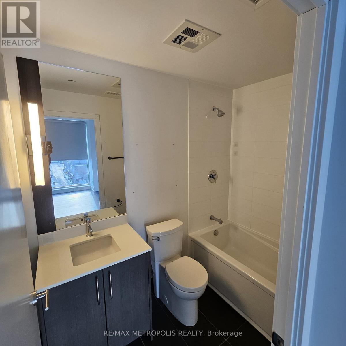 708 - 225 Veterans Drive, Brampton, Ontario  L7A 5L7 - Photo 11 - W12657460