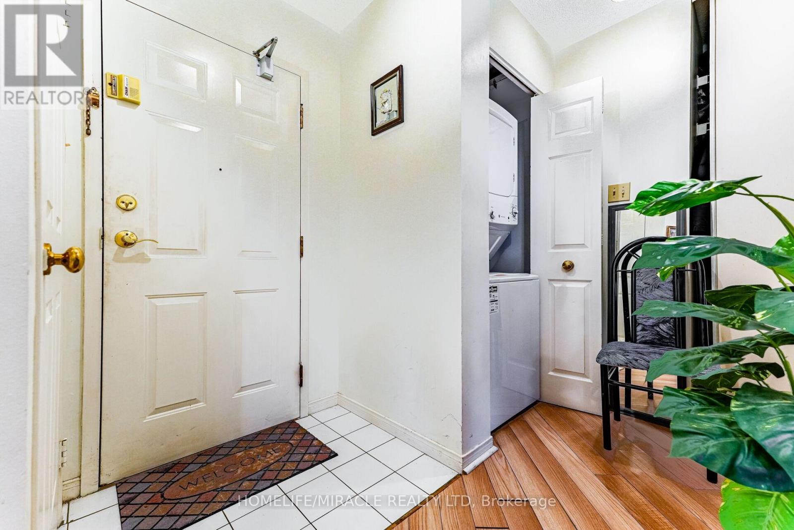 318 - 250 Webb Drive, Mississauga, Ontario  L5B 3Z4 - Photo 32 - W12657466