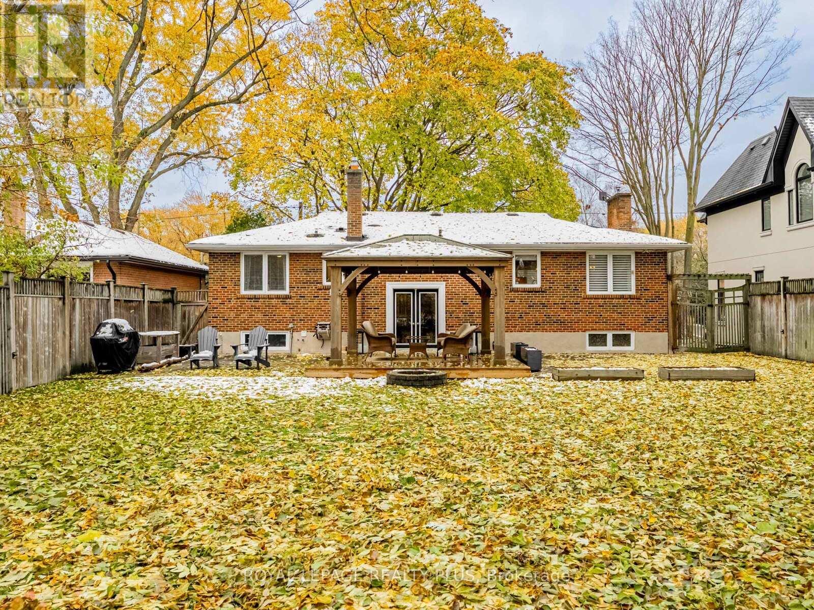 1885 Hindhead Road, Mississauga, Ontario  L5J 1N4 - Photo 44 - W12657478