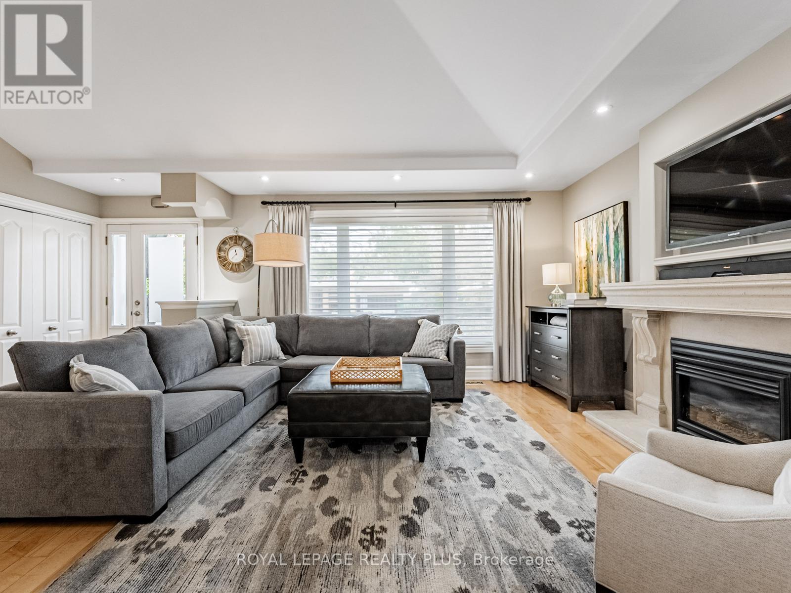 1885 Hindhead Road, Mississauga, Ontario  L5J 1N4 - Photo 6 - W12657478