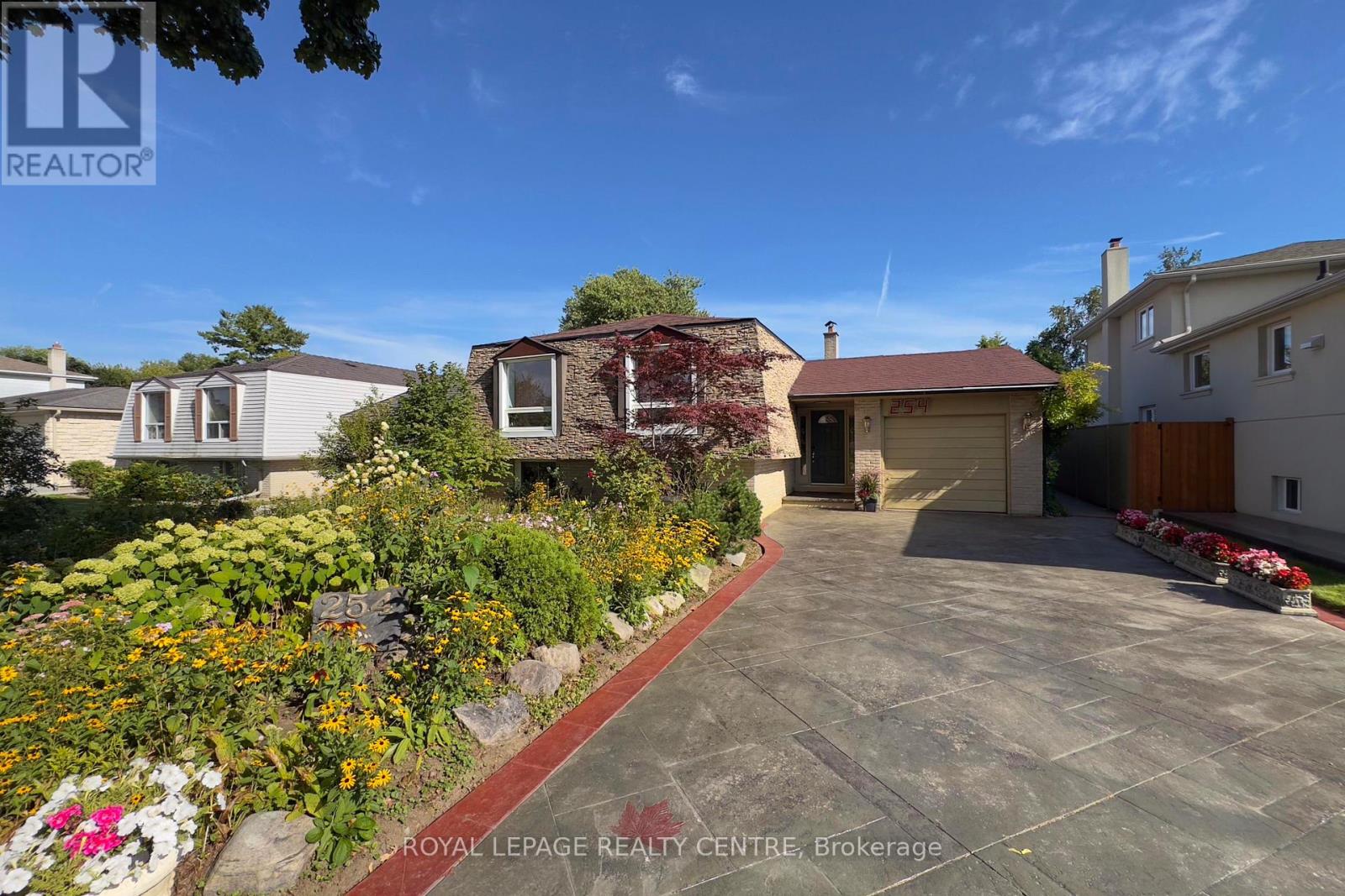 254 LOUIS DRIVE, Mississauga, Ontario