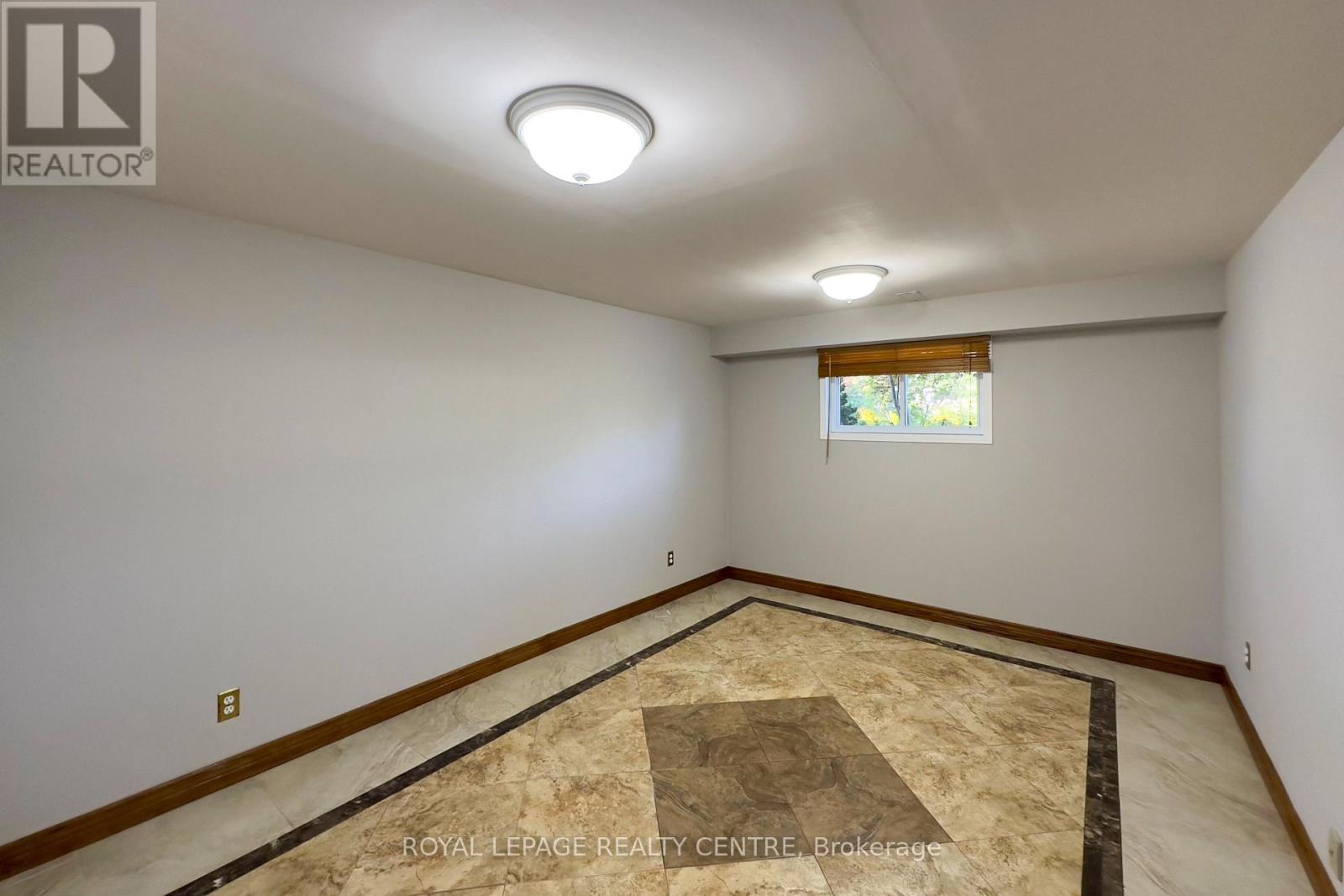 254 Louis Drive, Mississauga, Ontario  L5B 1Y9 - Photo 22 - W12657502