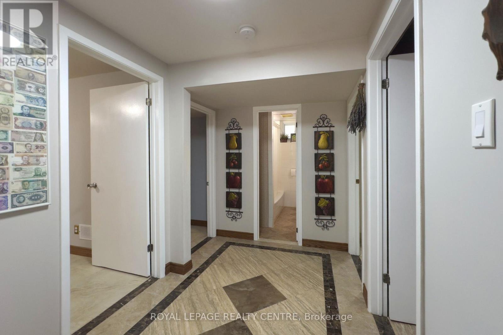 254 Louis Drive, Mississauga, Ontario  L5B 1Y9 - Photo 27 - W12657502