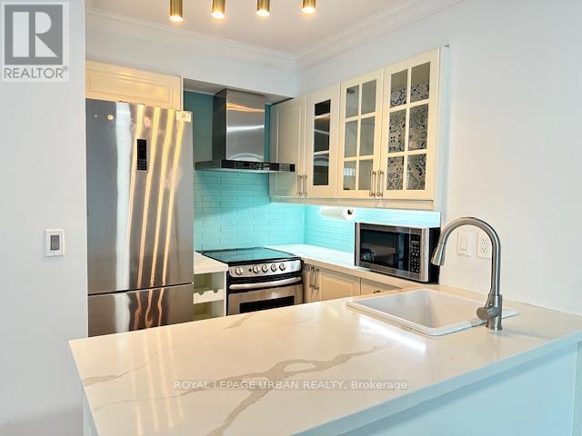 1010 - 2121 Lake Shore Boulevard W, Toronto, Ontario  M8V 4E9 - Photo 3 - W12657514