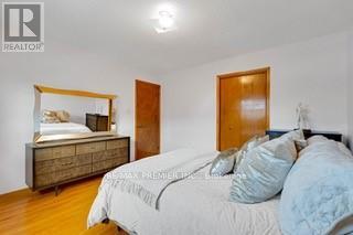 148 Yatescastle Drive, Toronto, Ontario  M3L 2L9 - Photo 18 - W12657520