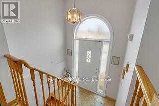 148 Yatescastle Drive, Toronto, Ontario  M3L 2L9 - Photo 4 - W12657520