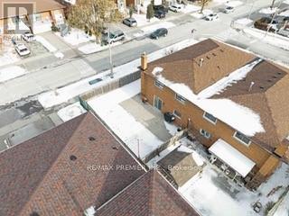 148 Yatescastle Drive, Toronto, Ontario  M3L 2L9 - Photo 42 - W12657520