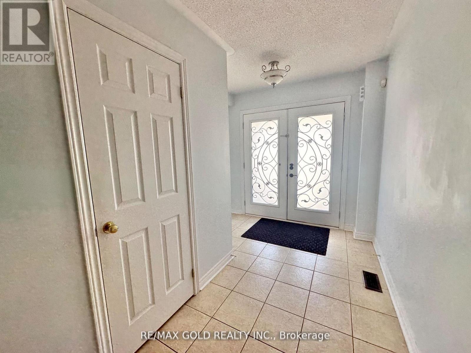 1413 Costigan Road, Milton, Ontario  L9T 0Y7 - Photo 2 - W12657526