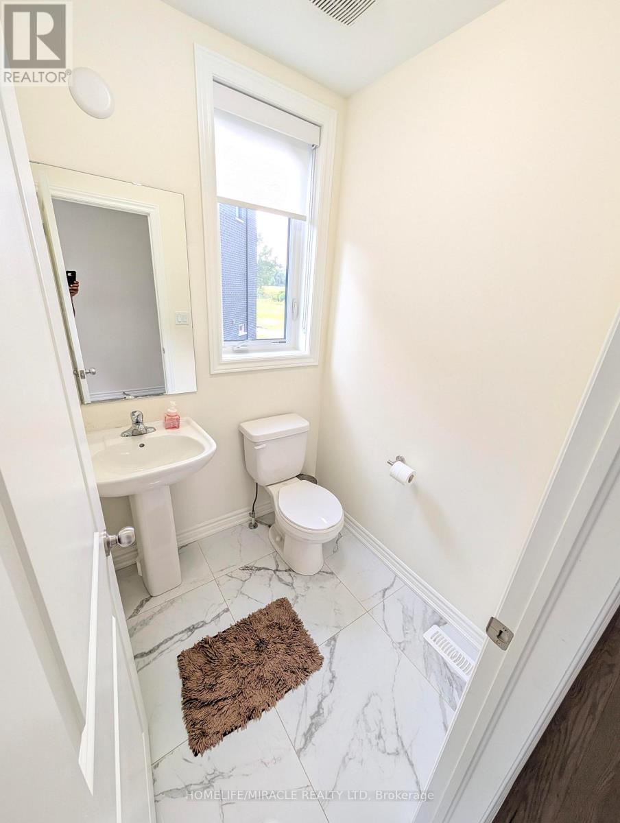 68 Arnold Circle, Brampton, Ontario  L7A 0B8 - Photo 22 - W12657532