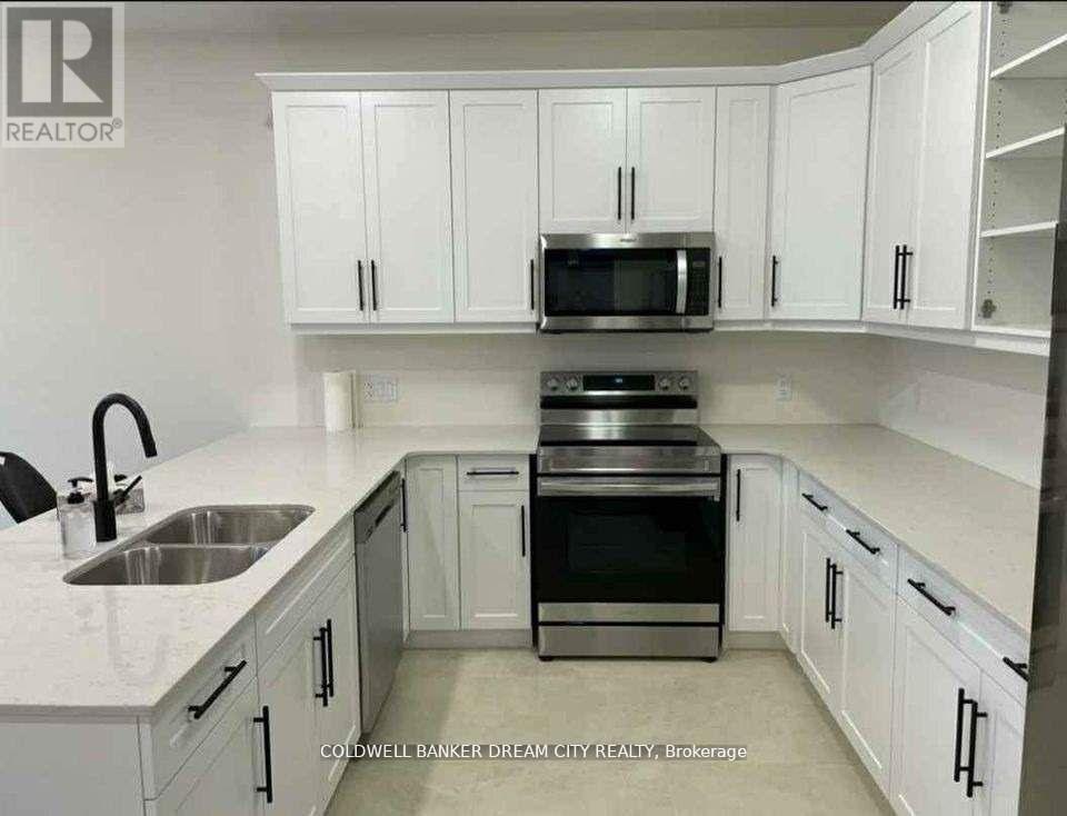 114 Julie Crescent, London South, Ontario  N5Z 0B3 - Photo 2 - X12657494