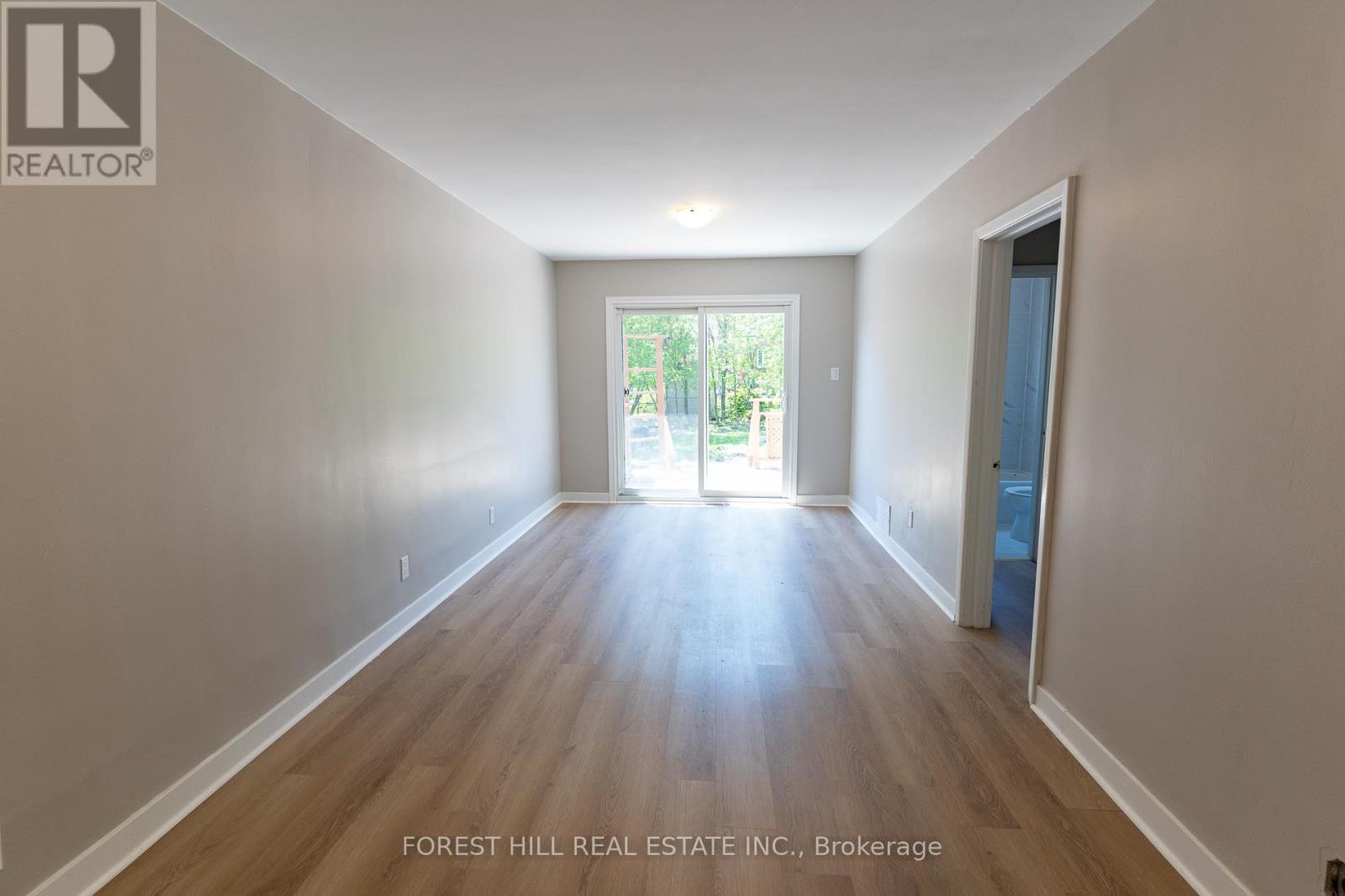 Main Flr - 28 Paula Boulevard, Toronto, Ontario  M8W 4B6 - Photo 11 - W12657354