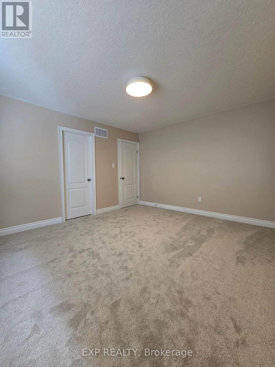 93 Tremaine Drive, Kitchener, Ontario  N2A 4M3 - Photo 13 - X12653348