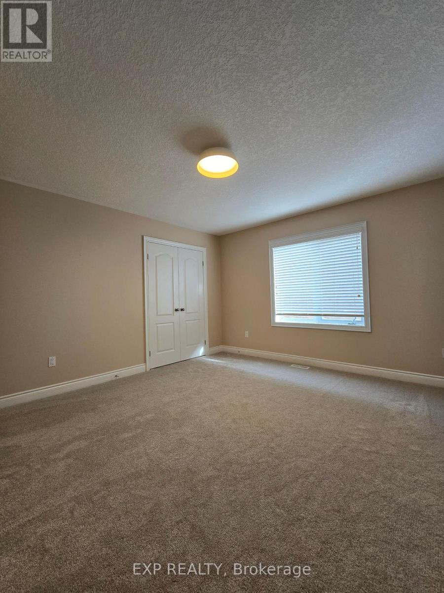 93 Tremaine Drive, Kitchener, Ontario  N2A 4M3 - Photo 14 - X12653348