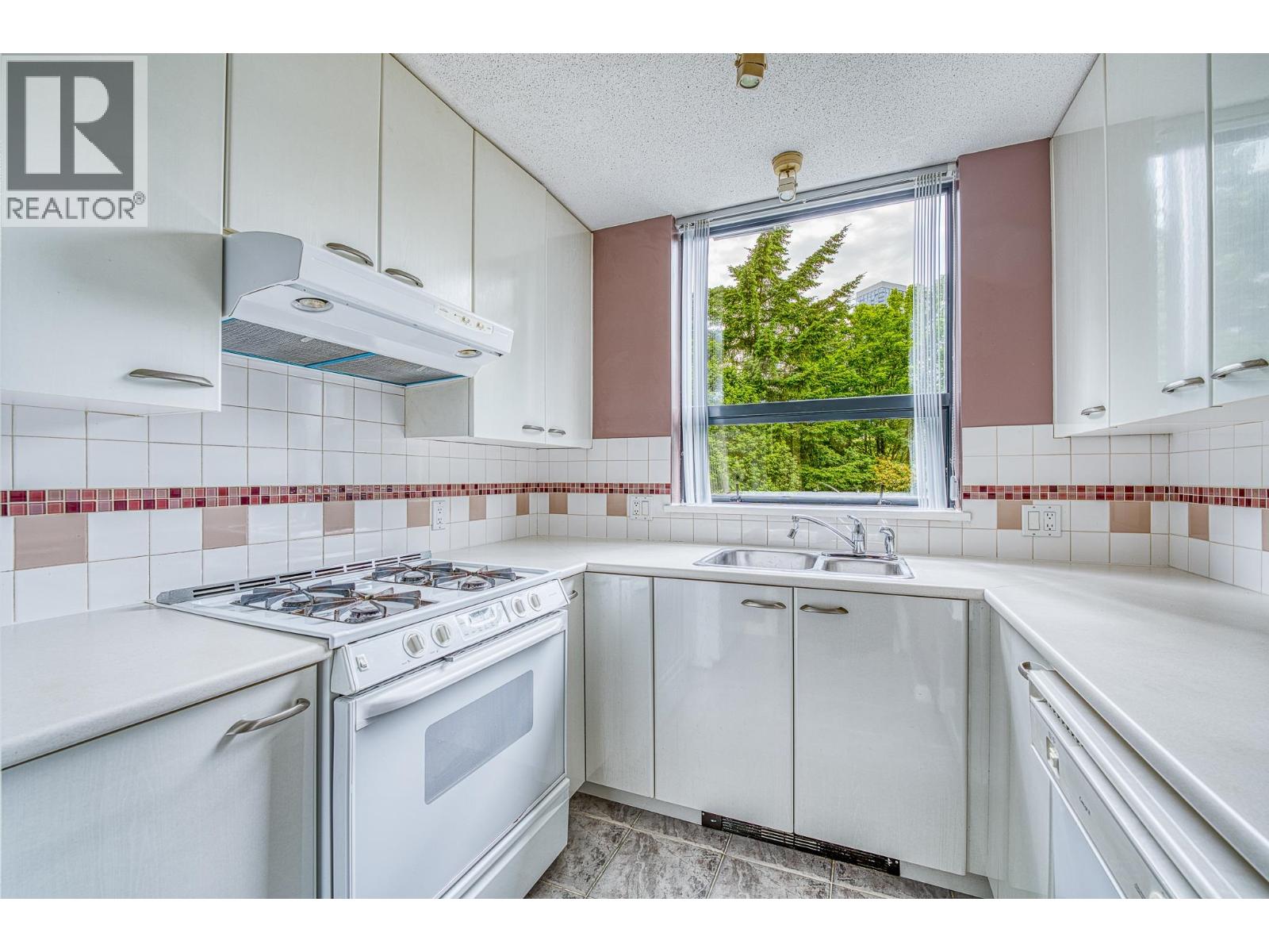 206 4505 Hazel Street, Burnaby, British Columbia V5H 4T1 - Photo 9 - R3075485