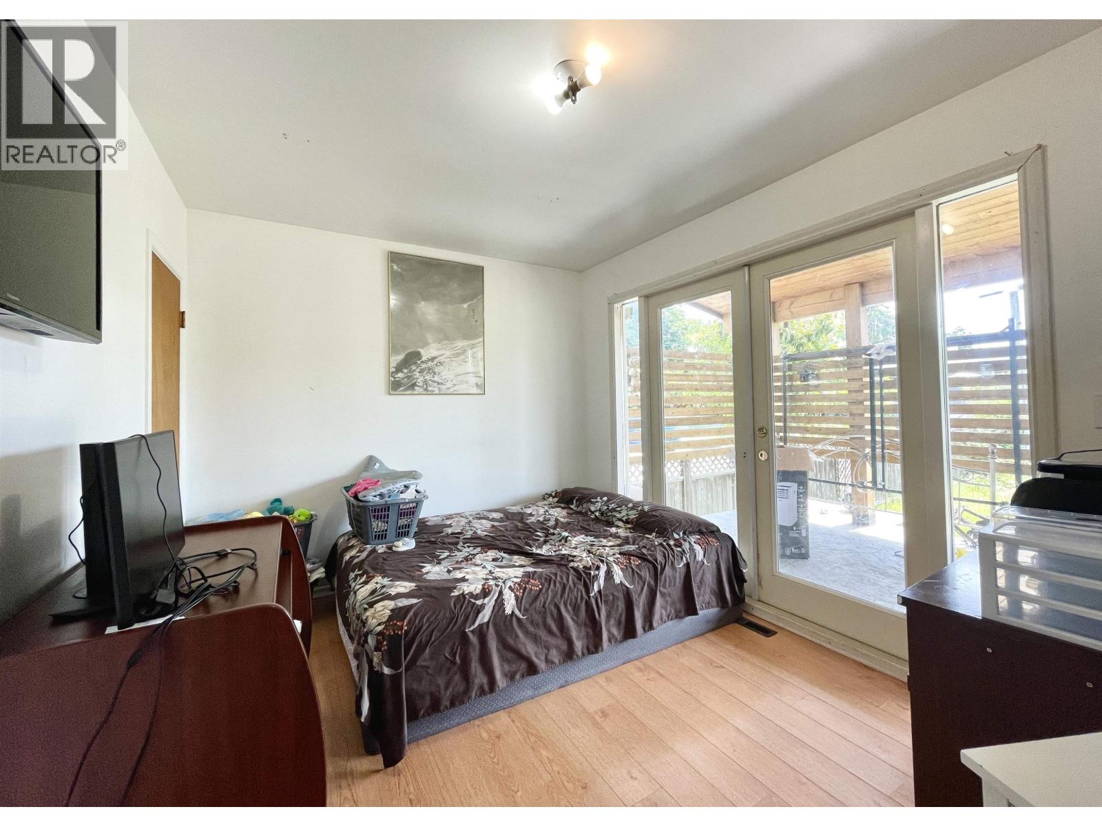 5693 Dolphin Street, Sechelt, British Columbia  V0N 3A0 - Photo 8 - R3075466