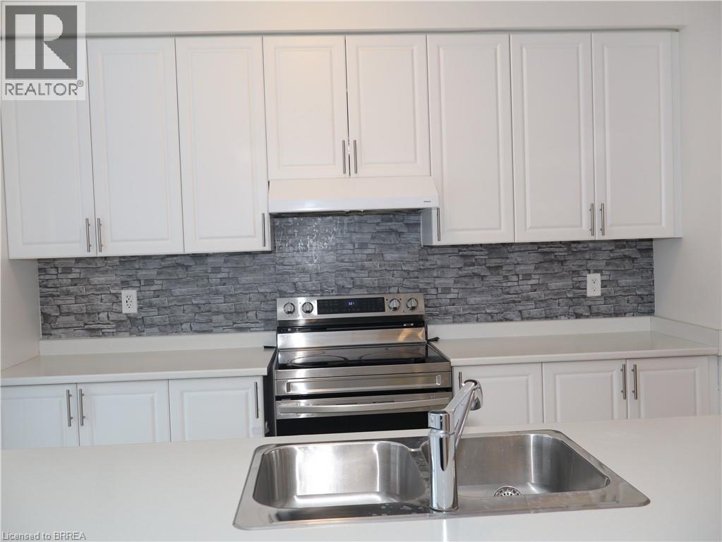 45 Baskett Street, Brantford, Ontario  N3T 0W3 - Photo 10 - 40793882