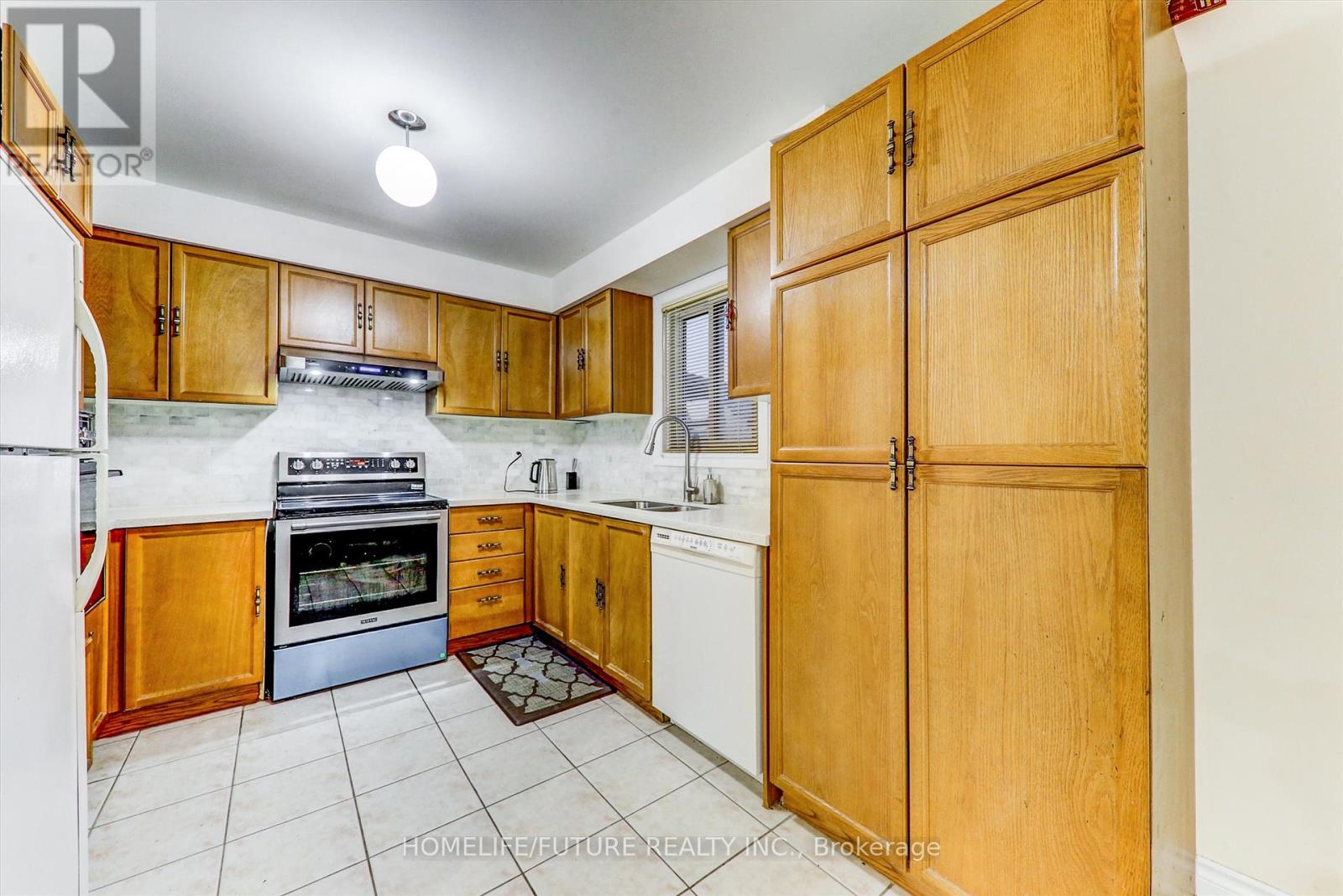 Main & 2nd - 47 Empringham Drive, Toronto, Ontario  M1B 3Z1 - Photo 10 - E12657582