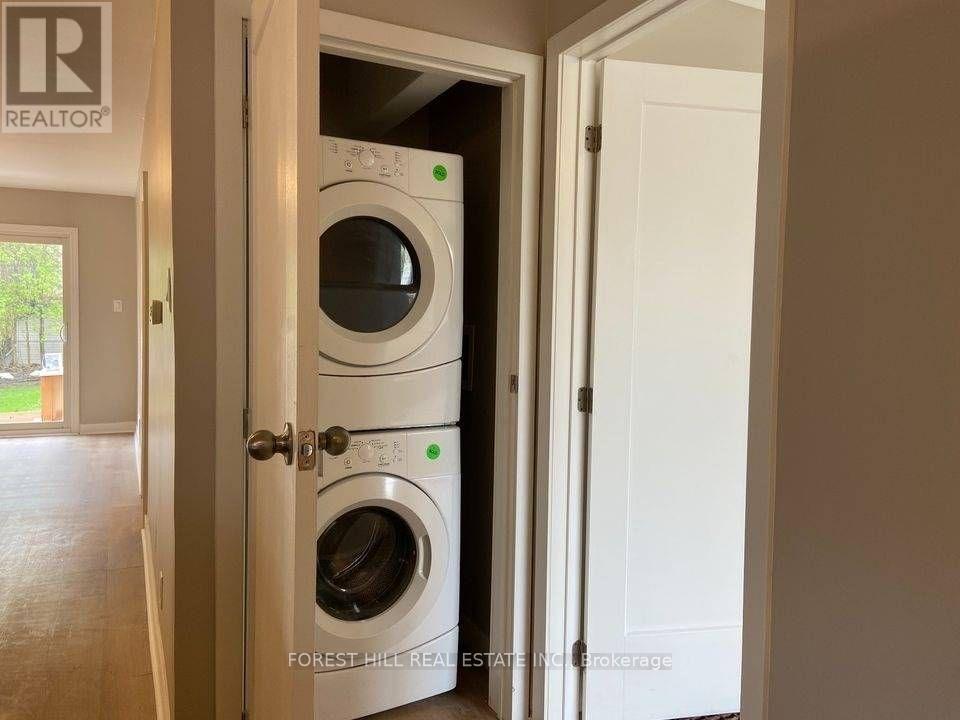 Main Flr - 28 Paula Boulevard, Toronto, Ontario  M8W 4B6 - Photo 13 - W12657354