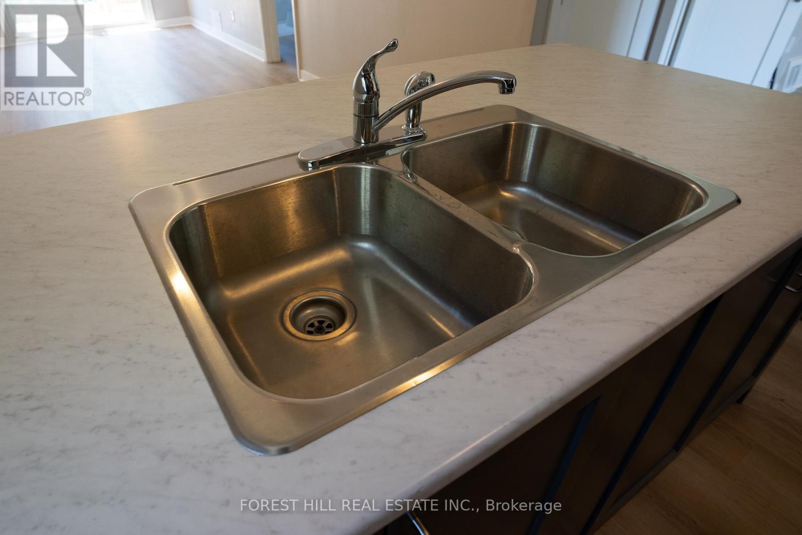 Main Flr - 28 Paula Boulevard, Toronto, Ontario  M8W 4B6 - Photo 15 - W12657354