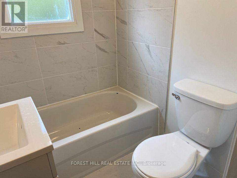 Main Flr - 28 Paula Boulevard, Toronto, Ontario  M8W 4B6 - Photo 27 - W12657354