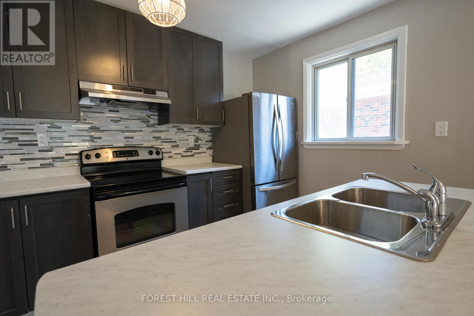 Main Flr - 28 Paula Boulevard, Toronto, Ontario  M8W 4B6 - Photo 20 - W12657354
