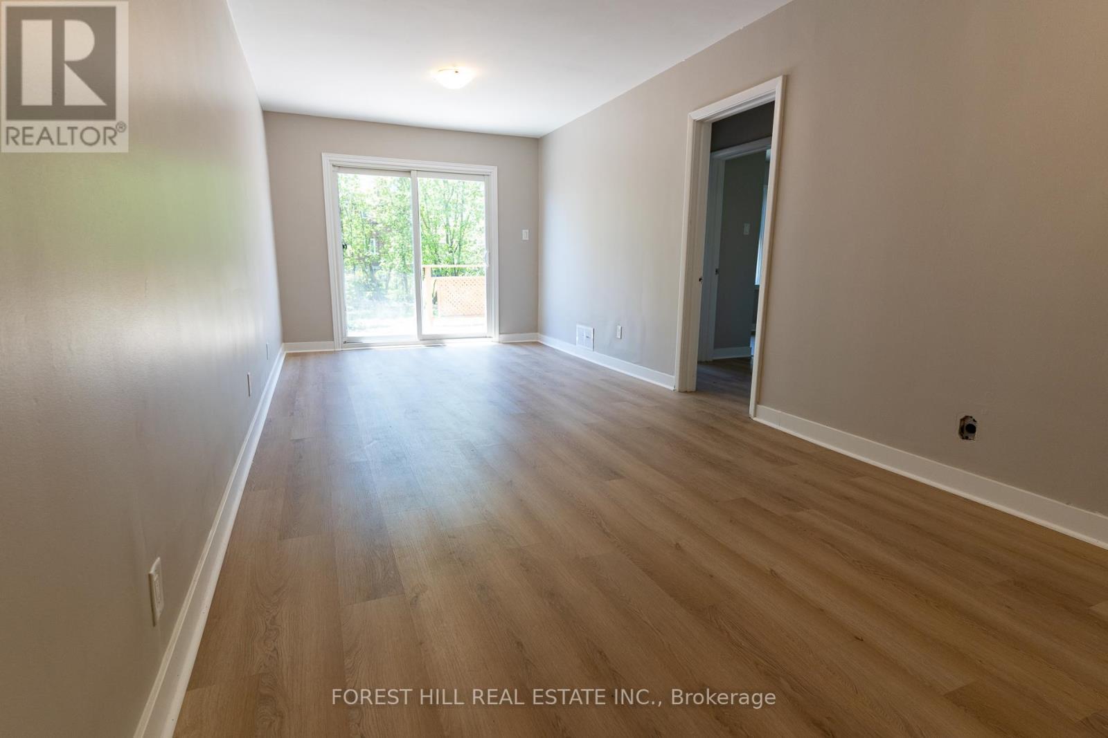 Main Flr - 28 Paula Boulevard, Toronto, Ontario  M8W 4B6 - Photo 10 - W12657354