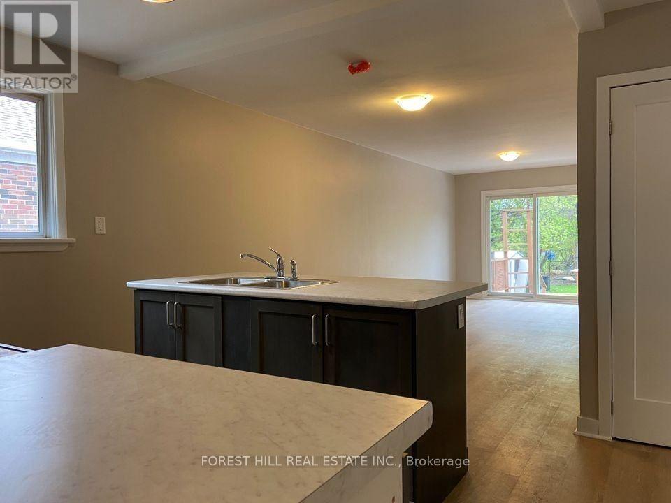 Main Flr - 28 Paula Boulevard, Toronto, Ontario  M8W 4B6 - Photo 17 - W12657354