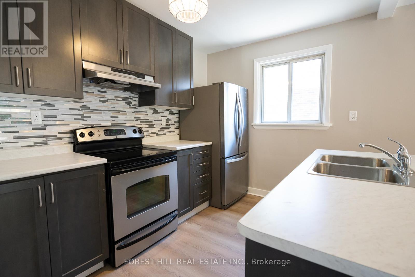 Main Flr - 28 Paula Boulevard, Toronto, Ontario  M8W 4B6 - Photo 22 - W12657354