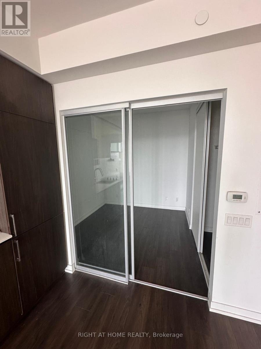 4905 - 5 Buttermill Avenue, Vaughan, Ontario  L4K 0T5 - Photo 10 - N12657576