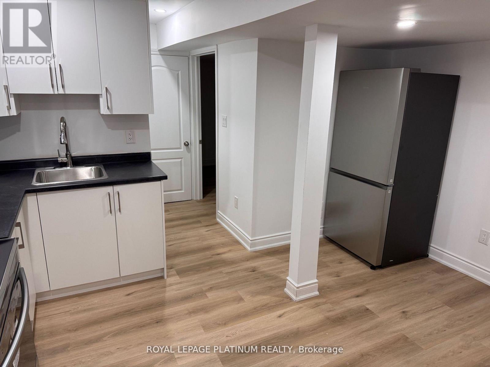 617 Windflower Crescent, Kitchener, Ontario  N2E 4E3 - Photo 11 - X12657594