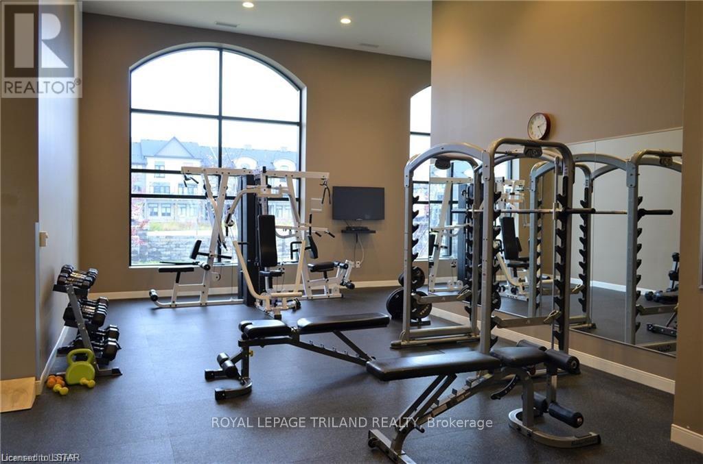 607 - 240 Villagewalk Boulevard, London North, Ontario  N6G 0W6 - Photo 14 - X12657620