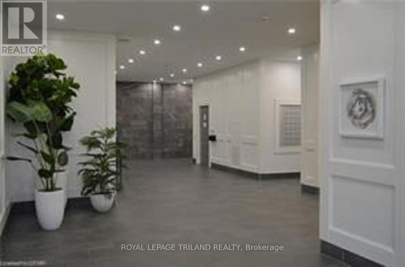 607 - 240 Villagewalk Boulevard, London North, Ontario  N6G 0W6 - Photo 3 - X12657620