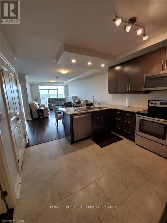 607 - 240 Villagewalk Boulevard, London North, Ontario  N6G 0W6 - Photo 5 - X12657620