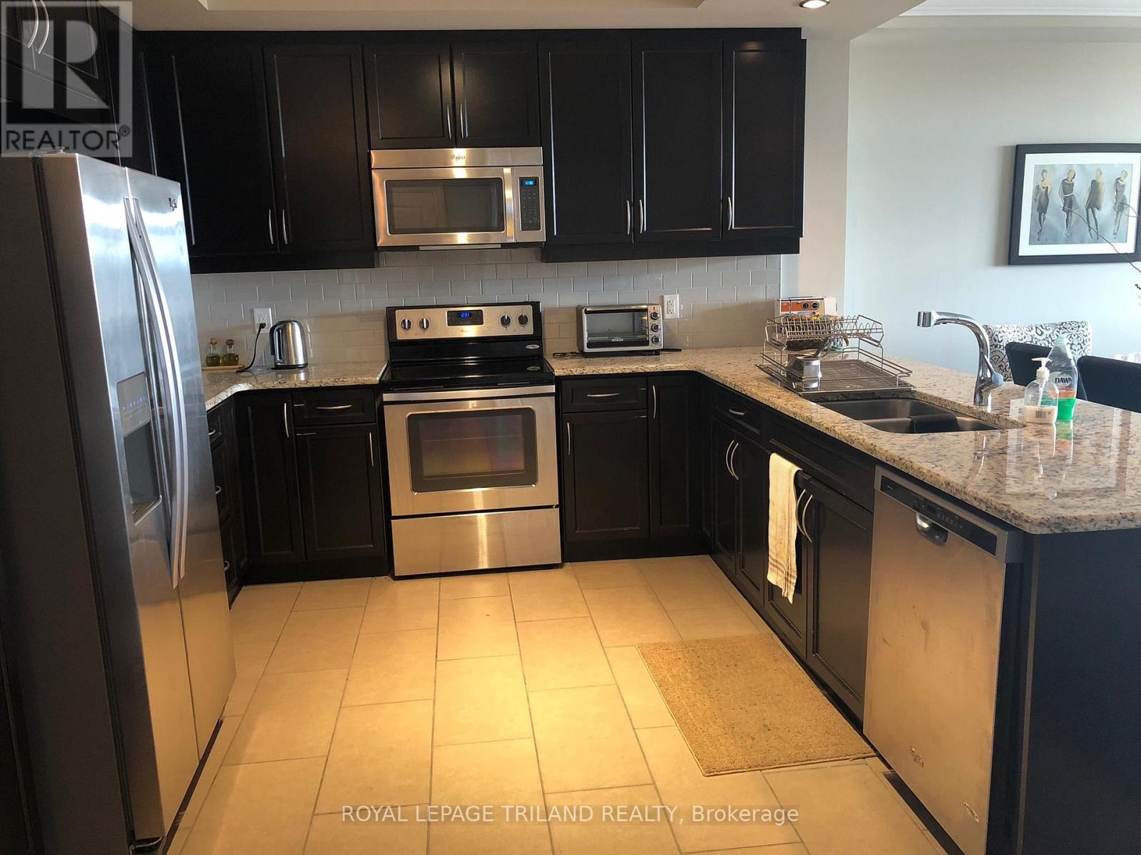 607 - 240 Villagewalk Boulevard, London North, Ontario  N6G 0W6 - Photo 6 - X12657620