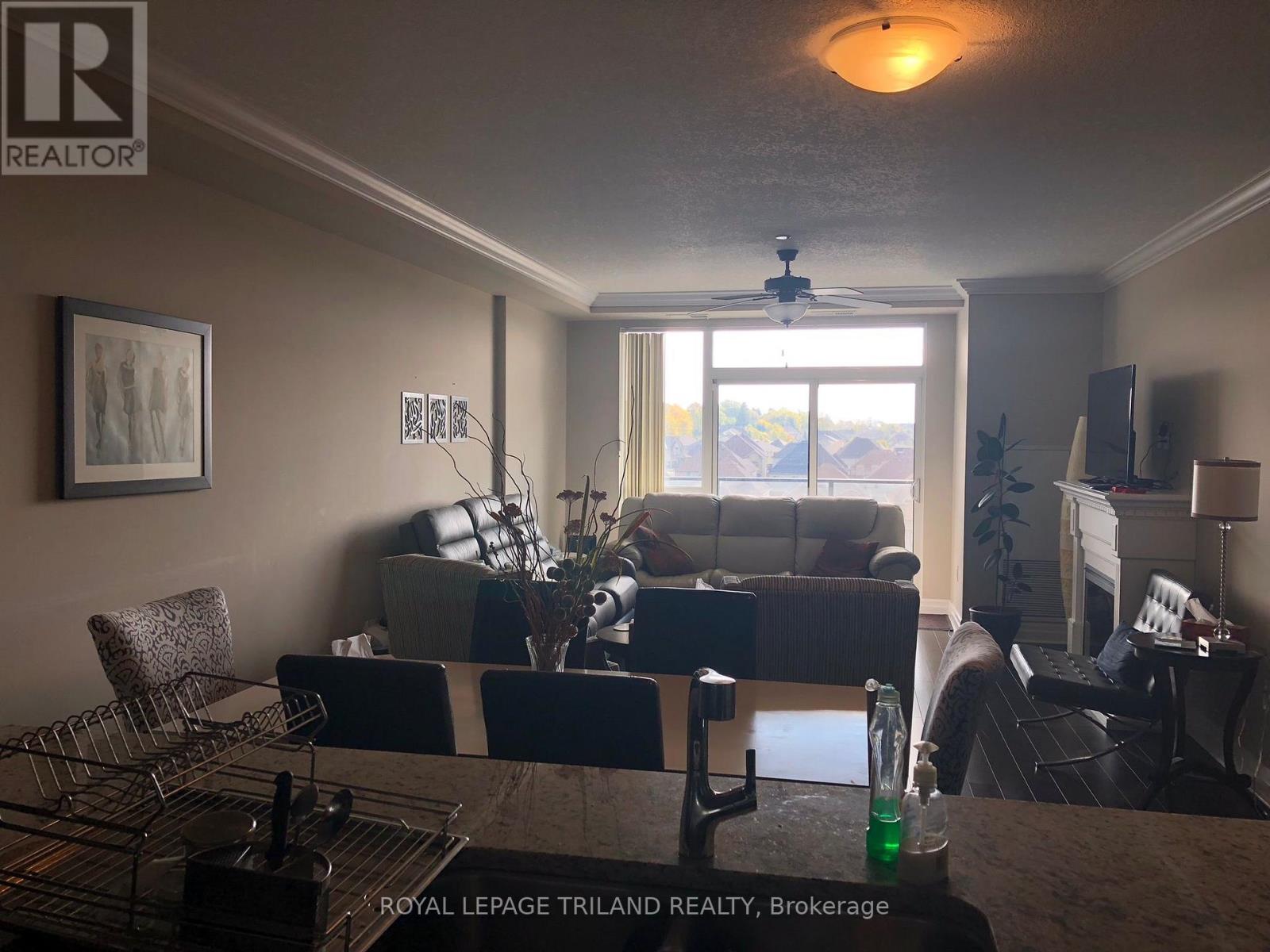 607 - 240 Villagewalk Boulevard, London North, Ontario  N6G 0W6 - Photo 7 - X12657620