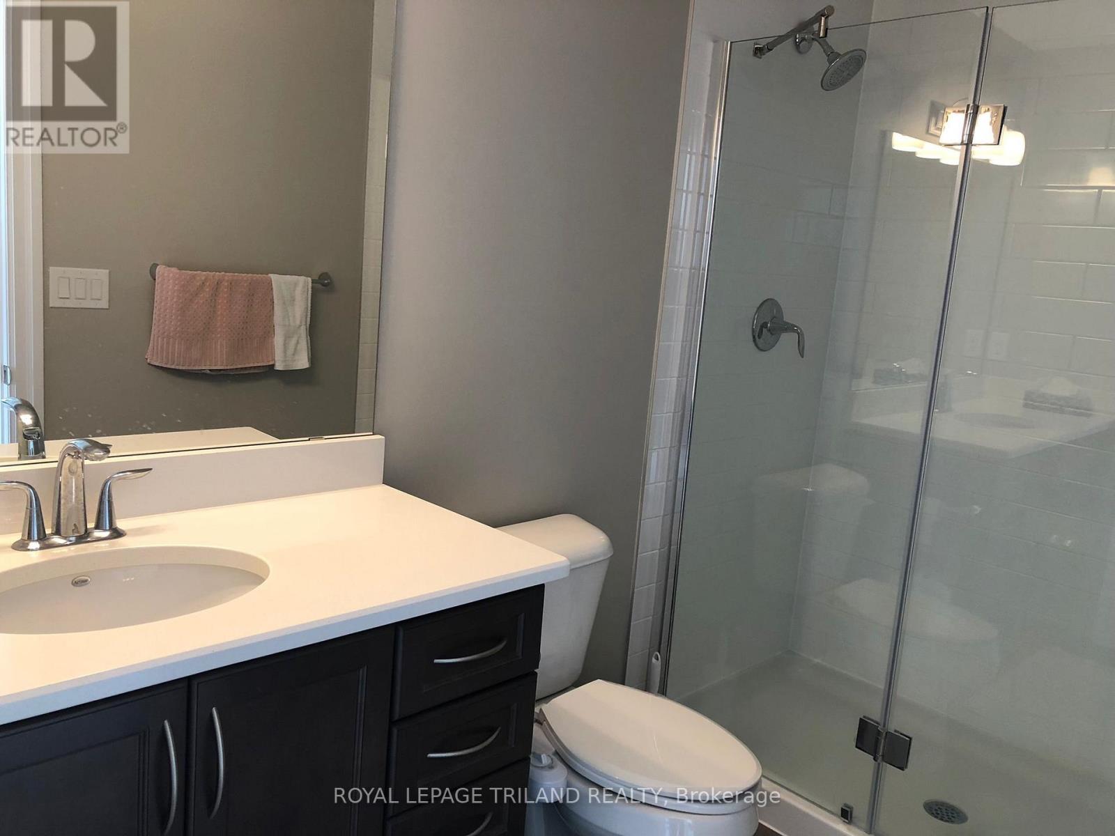 607 - 240 Villagewalk Boulevard, London North, Ontario  N6G 0W6 - Photo 9 - X12657620