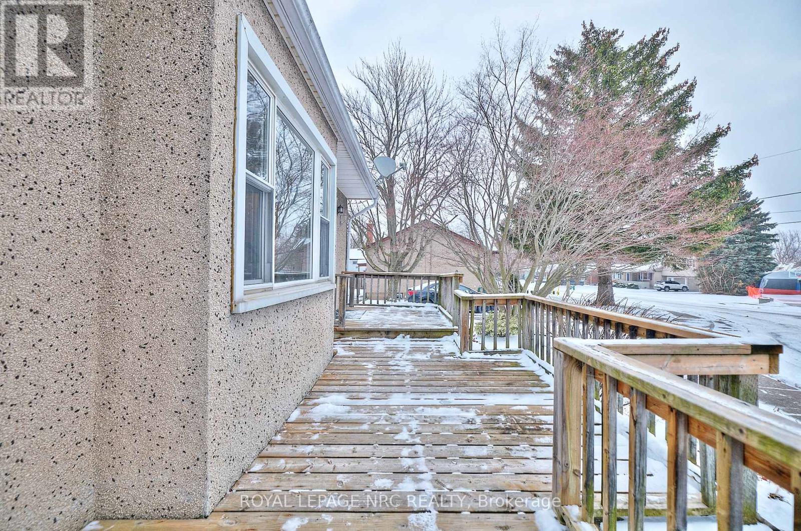 6151 Harvey Street, Niagara Falls, Ontario  L2J 2A9 - Photo 3 - X12657634