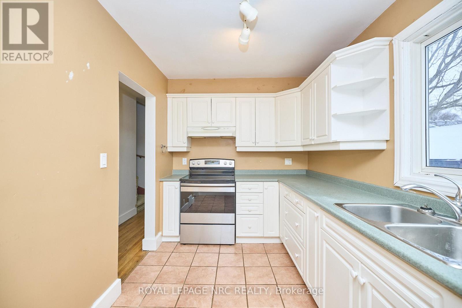 6151 Harvey Street, Niagara Falls, Ontario  L2J 2A9 - Photo 9 - X12657634