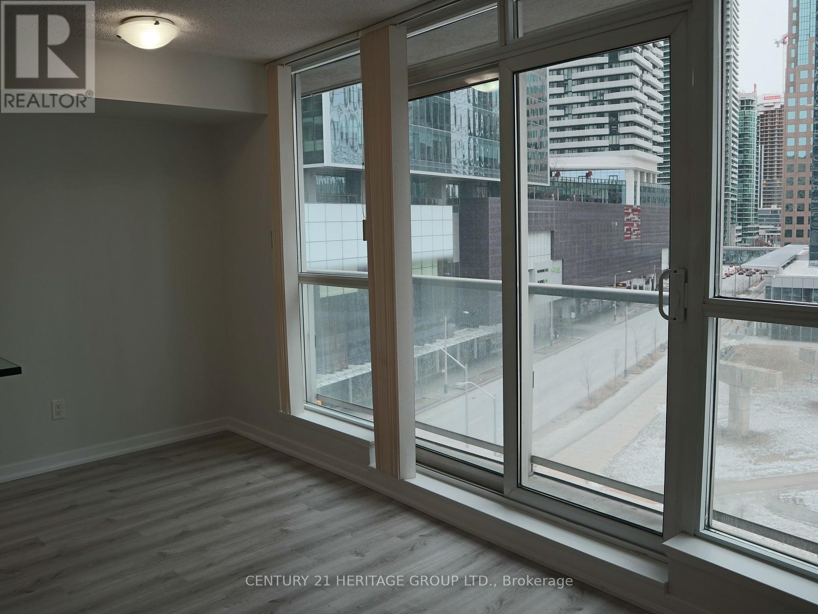 604 - 8 York Street, Toronto, Ontario  M5J 2Y2 - Photo 11 - C12657616
