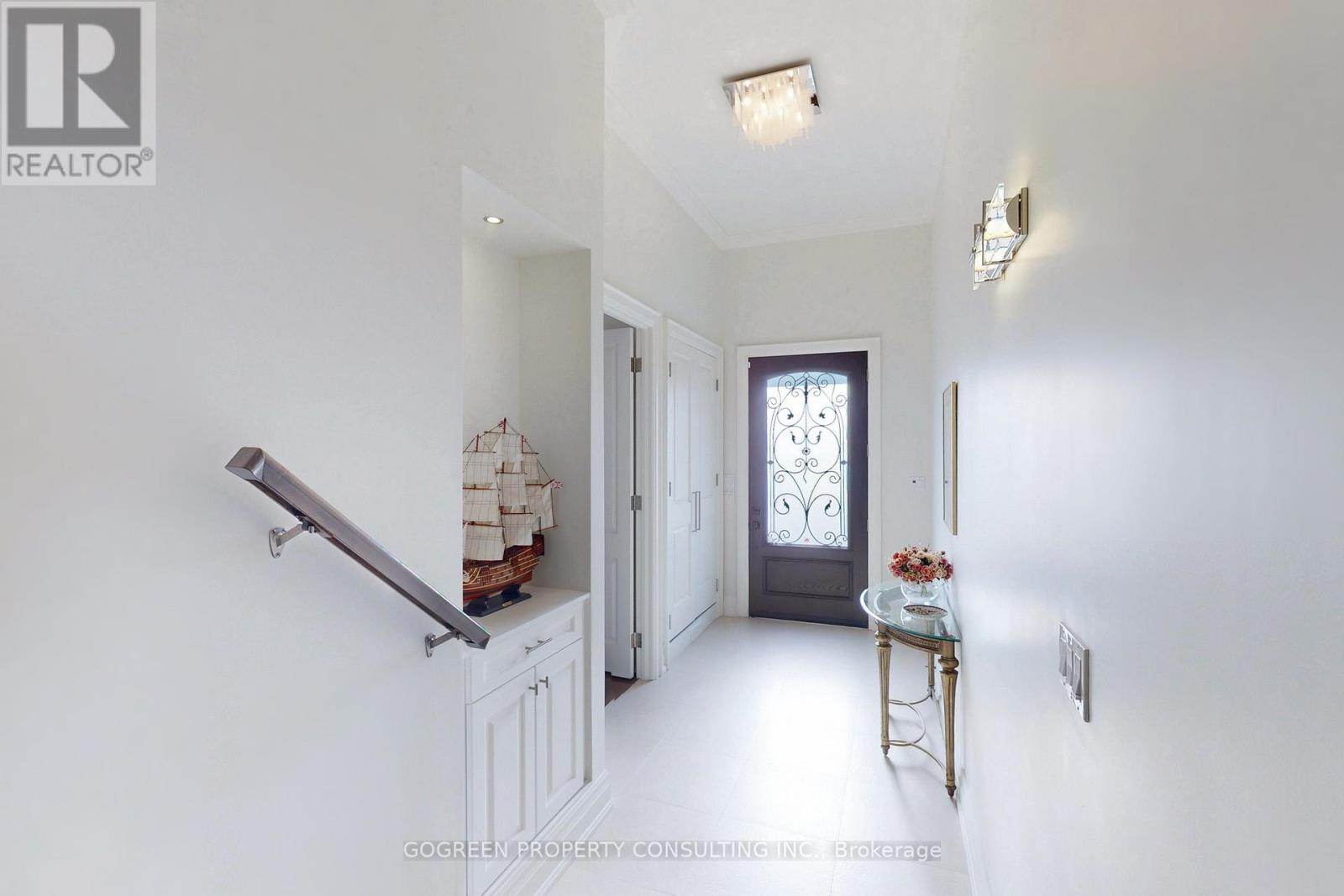 11 Elmview Avenue, Toronto, Ontario  M2N 2S5 - Photo 2 - C12657642